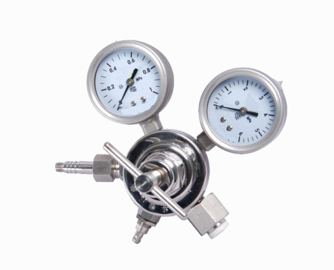 Zinc alloy regulator